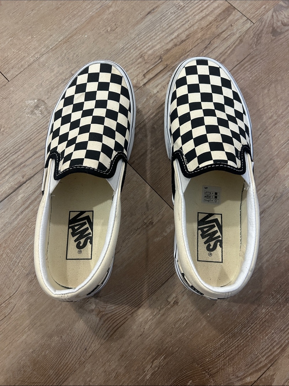 Vans platform  Checkerboard Slip-On in Black and White